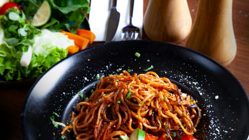Appetizing spaghetti with fresh vegetables, perfect for food lovers., tags: di il - pexel